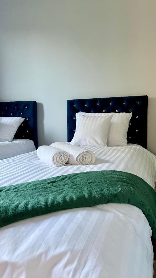 Aparthotel W Dolinie Stawow Zator By Housine Las Exterior photo